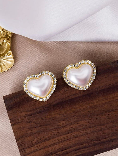 Pearl and heart decor studs