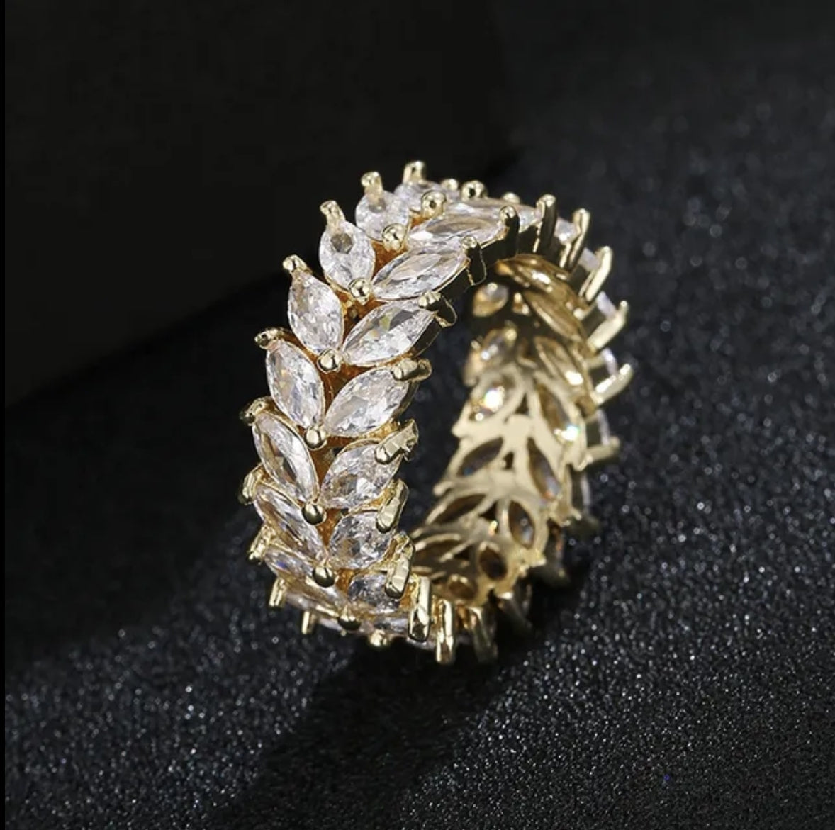 Double leaf decor ring