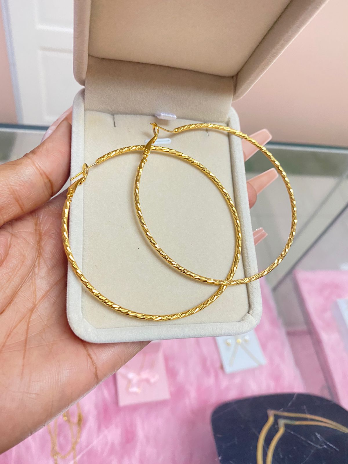 Shimmer hoops