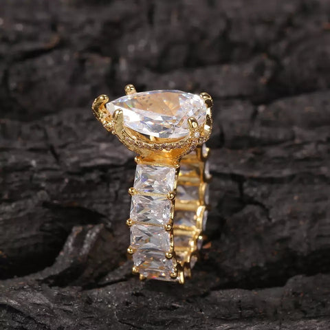 Legendary Ring (Gold tone)